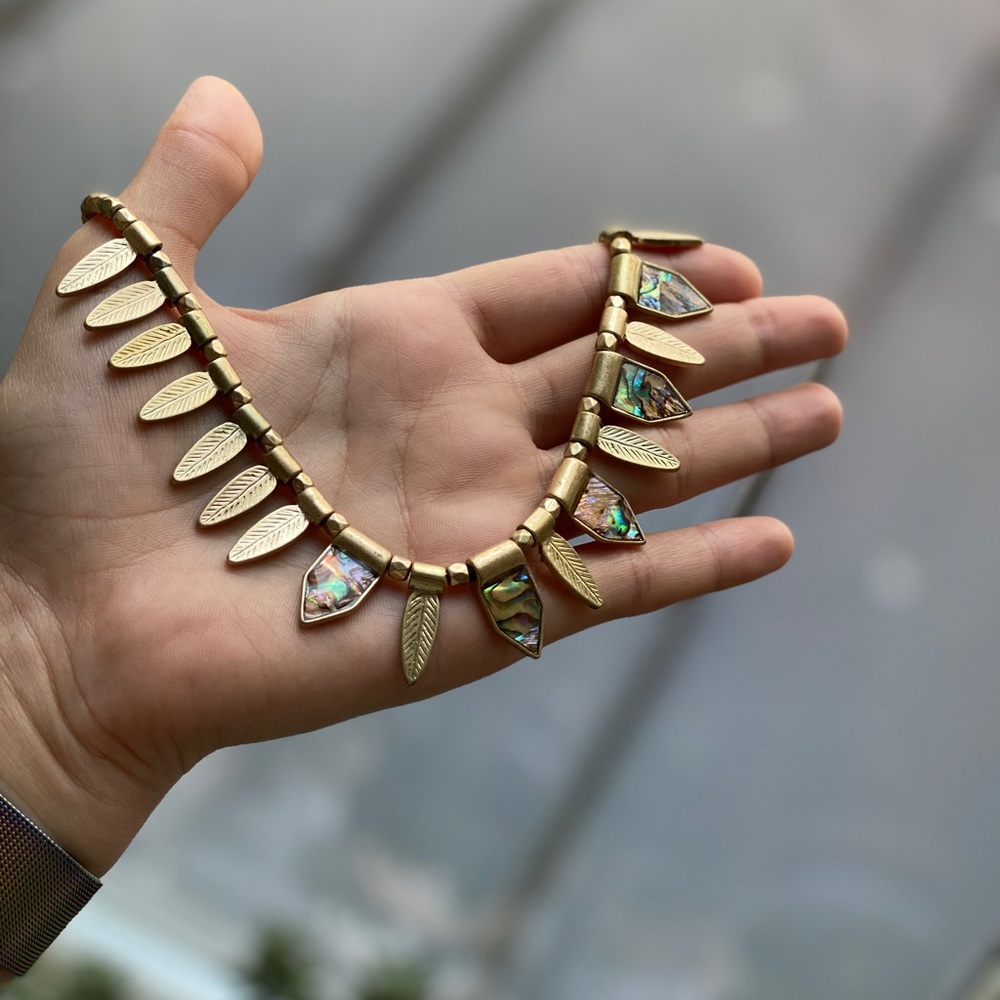 GOLD NECKLACE